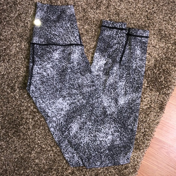 lululemon athletica Pants - Lululemon leggings make an offer